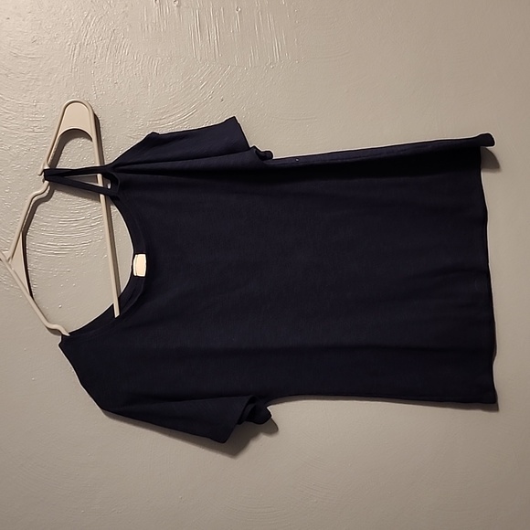 ⭐️5/$20⭐️off the shoulder top - Picture 1 of 4